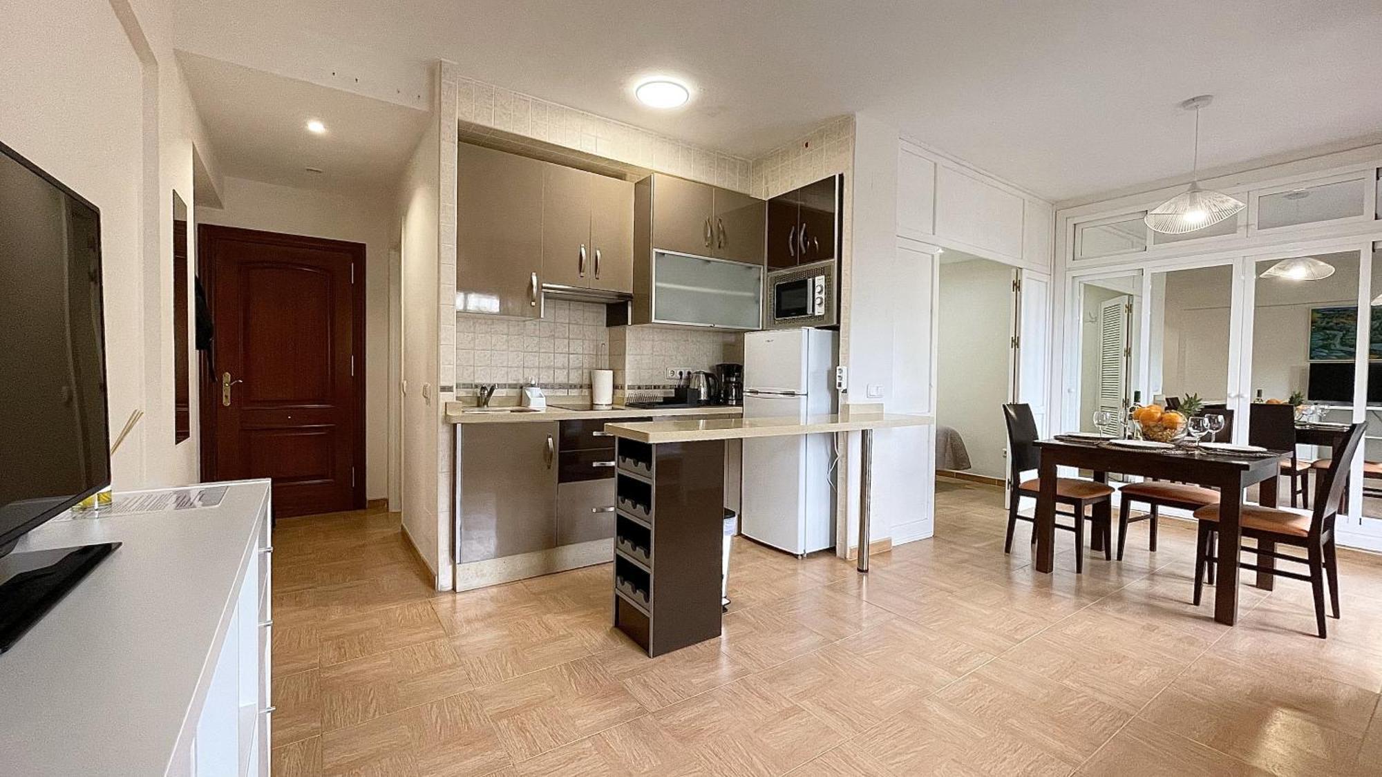 Beachfront 1Br Apartment In Center Of Marbella! Exterior photo