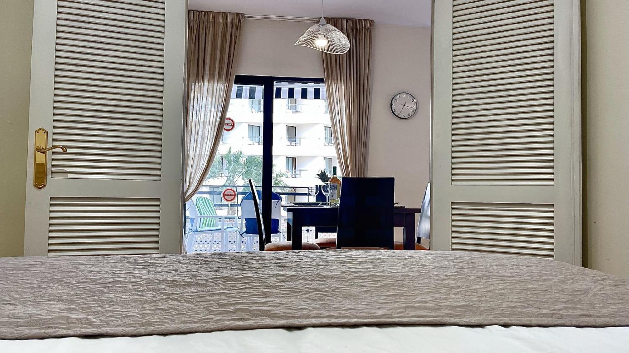 Beachfront 1Br Apartment In Center Of Marbella! Exterior photo
